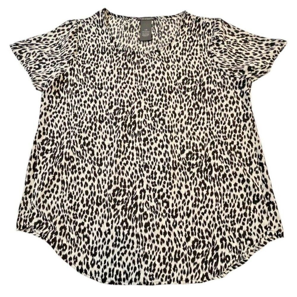 Chelsea & Theodore Women's Snow Leopard Print Top SIZE-LARGE